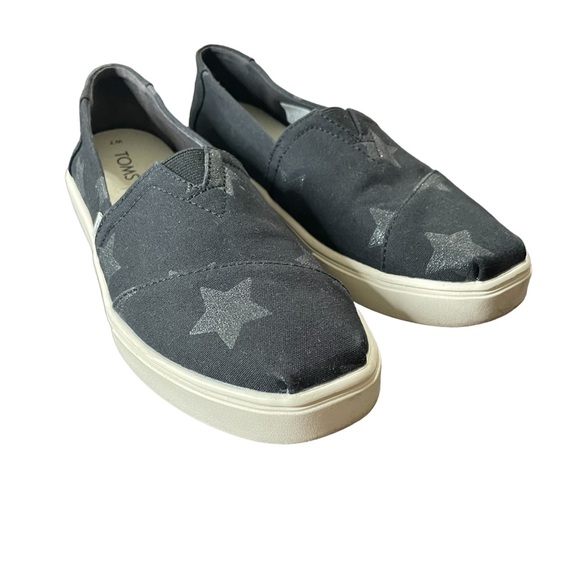 Toms Shoes - TOMS Shoes Size 7 women